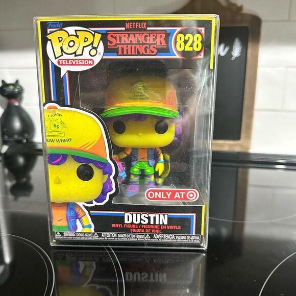 Funko Pop 828 Stranger Things Dustin Target Exclusive Brand New - Picture 1 of 4